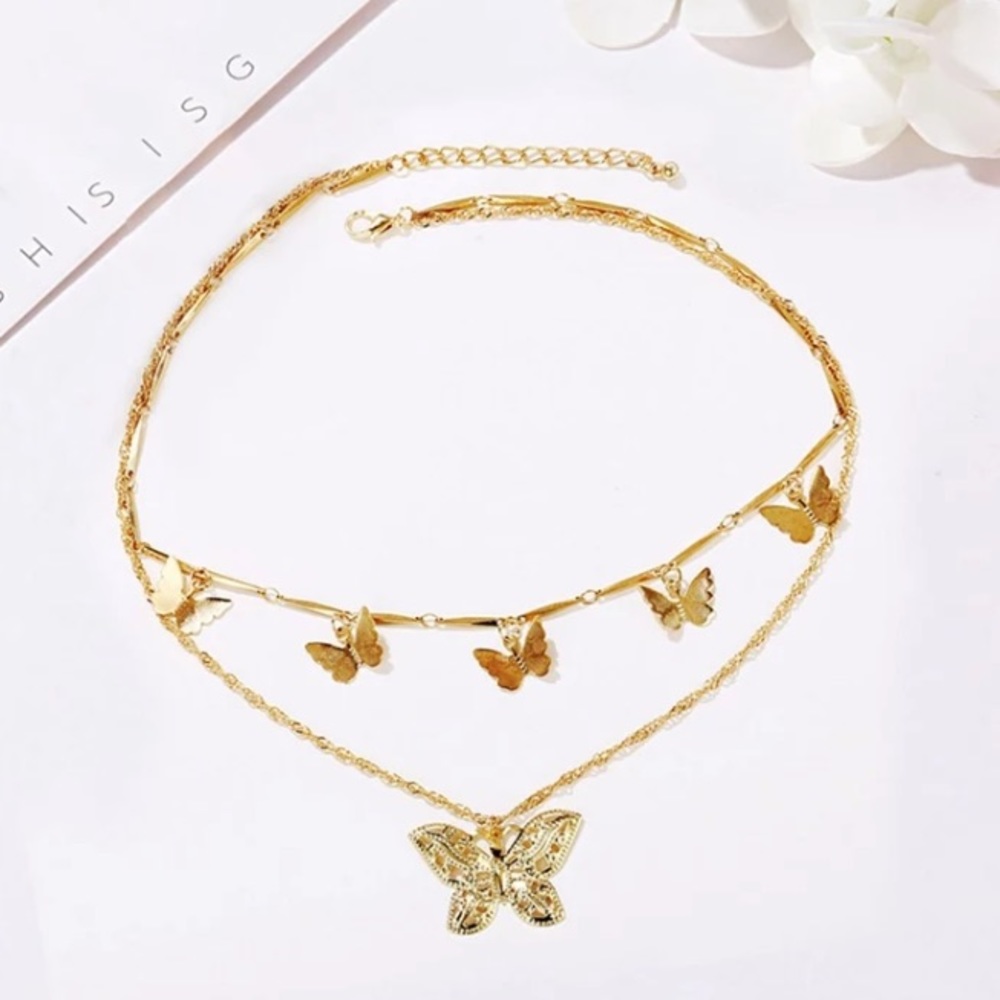 ⚜️[𝟯/$𝟮𝟴]⚜️2 Layered Gold Butterfly Choker NEW - Picture 6 of 8